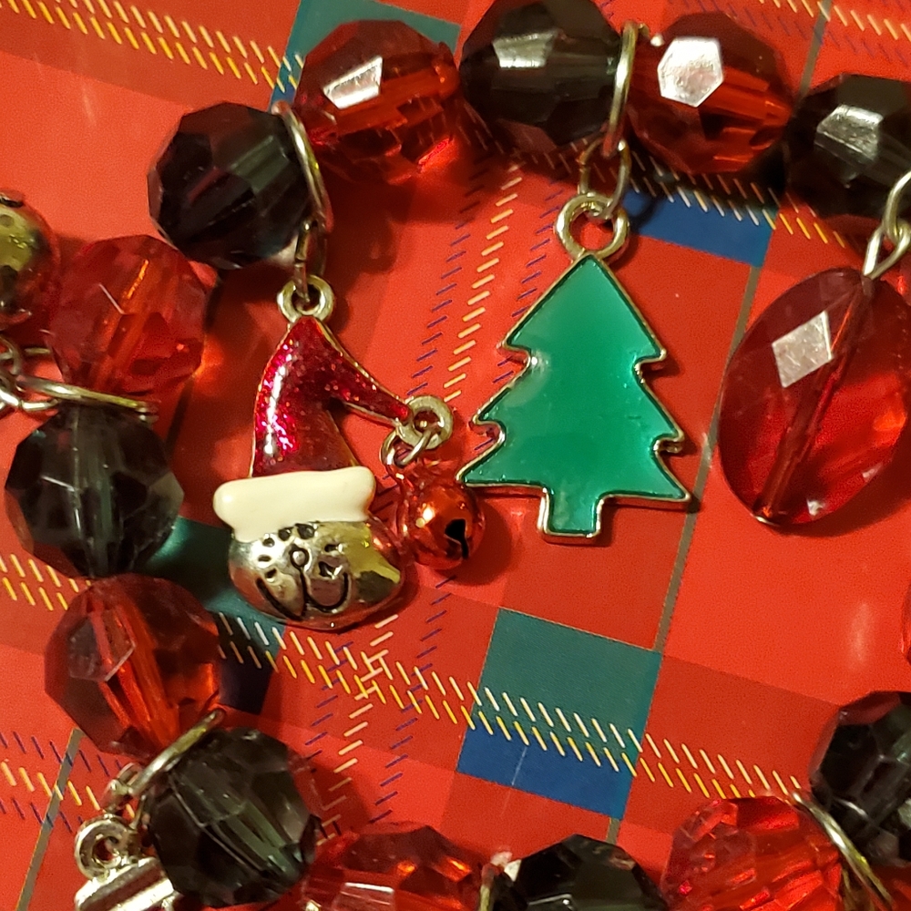 Holiday Beaded Charm Bracelet